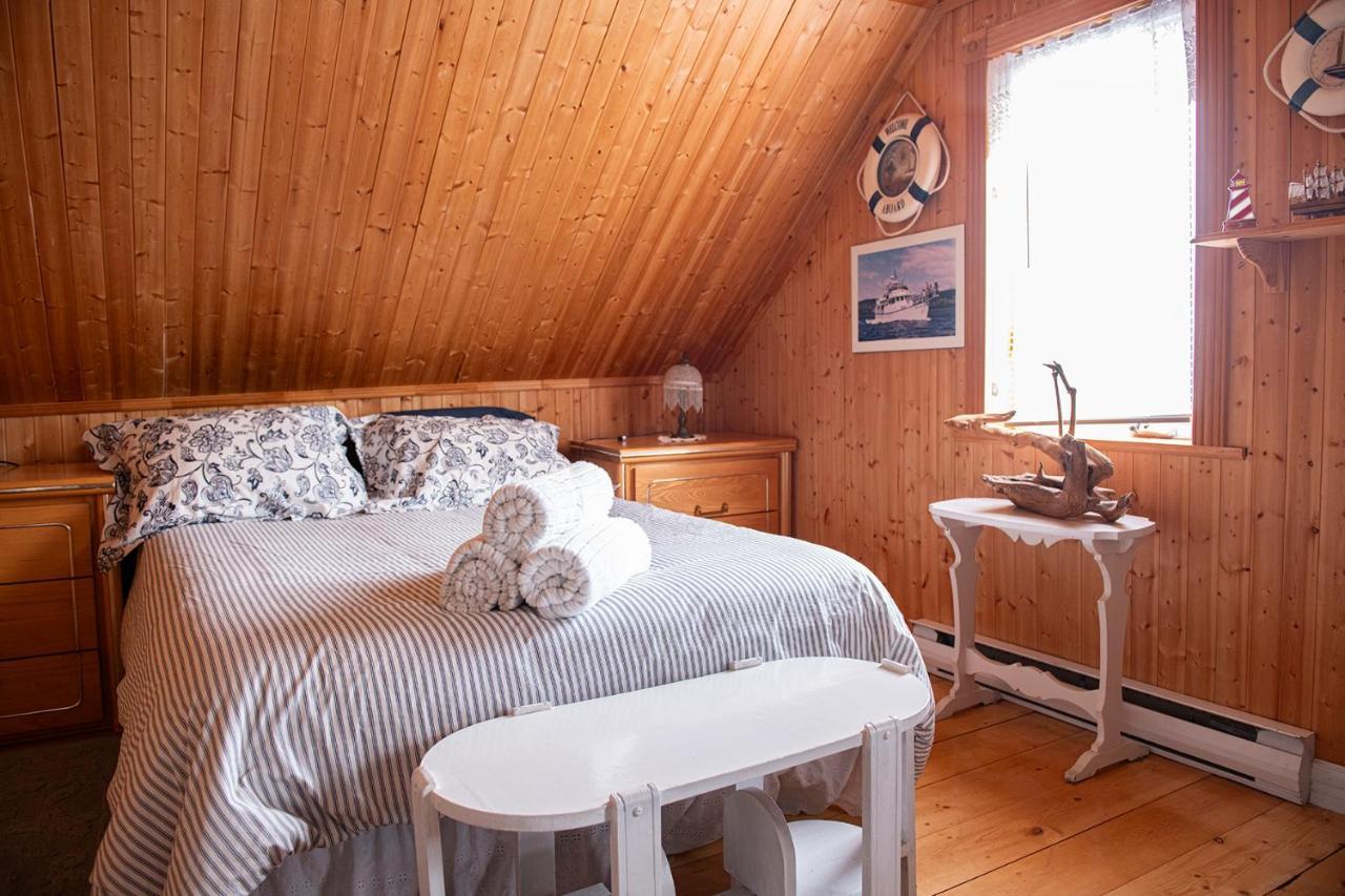 Bed & Cafe Petit Papillon Bed & Breakfast Grandes-Bergeronnes Eksteriør bilde