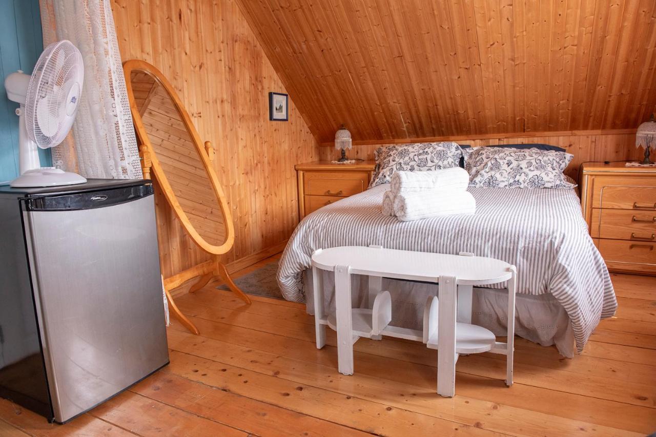 Bed & Cafe Petit Papillon Bed & Breakfast Grandes-Bergeronnes Eksteriør bilde
